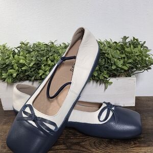 EMPRESS - Chic Navy and White Women's Flats